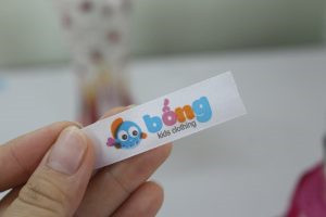 Nhãn mác quần áo thời trang